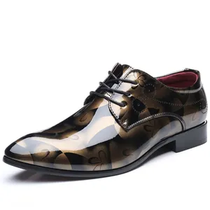 Modische Herren Schnürschuhe aus Lackleder mit Blumenmuster und spitzer Kappe