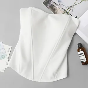 Detailansicht eines eleganten weißen trägerlosen Korsett-Bustier-Tops mit Stäbchen