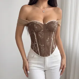 Vue détaillée d'un corset jacquard français rétro marron avec ses bretelles