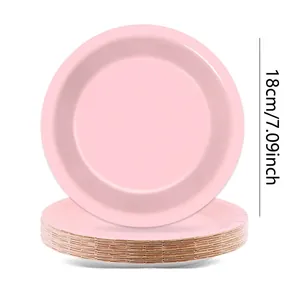 Vue détaillée des assiettes en papier roses jetables de 18 cm pour les fêtes et événements