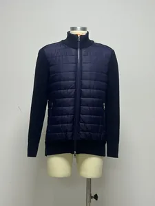 Stilvolle marineblaue Herrenjacke mit Stehkragen, gesteppter Front und Reißverschluss
