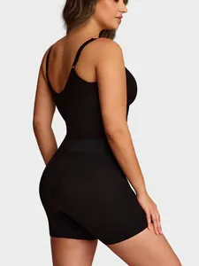 Seamless shapewear bodysuit with tummy control and butt lifting effect in black