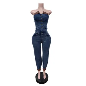 Ensemble en jean bustier deux pièces avec bordure en cuir marron et haut boutonné chic
