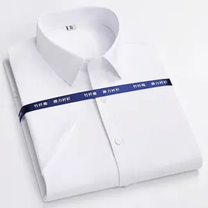 Camicia bianca da uomo a maniche corte in fibra di bambù traspirante ed elastica