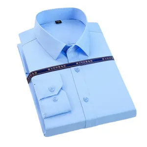 Camisa de hombre de manga larga en fibra de bambú azul claro con acabado sin plancha
