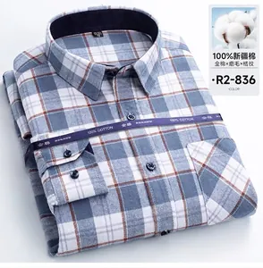 Camicia casual da uomo a quadri blu e bianchi in cotone spazzolato di alta qualità