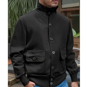 Vue détaillée d'une veste rétro en daim noir pour homme avec col côtelé et poches