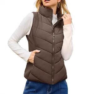 Elegante chaleco acolchado marrón para mujer con cuello alto para otoño e invierno