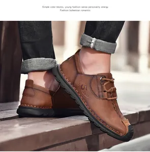 Gedetailleerd zijaanzicht van bruine heren casual leren schoenen met veters en dikke zool