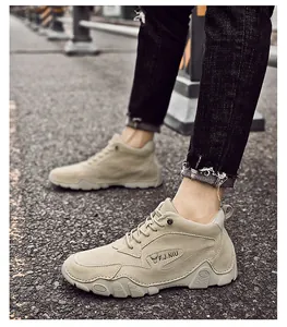 Stivaletti casual da uomo in vera pelle kaki su strada asfaltata per uso esterno