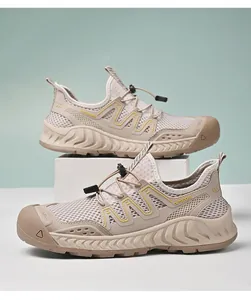 Scarpe da trekking traspiranti in mesh beige da uomo con coulisse e suola morbida antiscivolo.