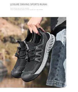 Dettaglio di sneaker da uomo in mesh nero traspirante con suola robusta antiscivolo.