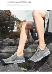 Scarpe da outdoor in mesh grigio traspirante con suola in gomma morbida antiscivolo