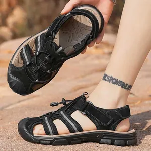Sandales de plage noires pour hommes avec bout fermé et lacets élastiques réglables