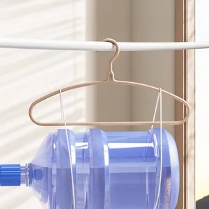 Durable thickened seamless clothes hanger showing heavy load-bearing capacity