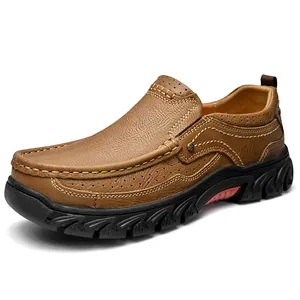 Chaussures décontractées pour hommes en cuir marron avec semelle épaisse