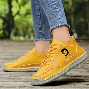 Bottines décontractées en cuir jaune avec coutures main et semelles souples confortables