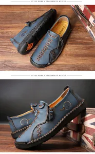 Détail de chaussures en cuir décontractées bleues avec surpiqûres et fermeture éclair