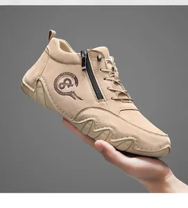 Detail des Herren Martin-Stiefels in Khaki mit Oktopus-Sohle und Seitenreißverschluss
