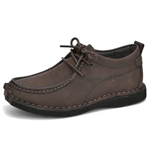 Bruine casual leren herenschoenen met veters, dikke zolen en handgemaakte stiksels