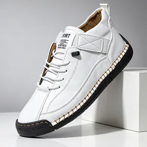 White high-top leisure shoes with hand-stitched details and black rubber sole