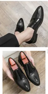Detailansicht schwarzer Business-Schuhe mit eleganten Schuhspannern aus Echtholz