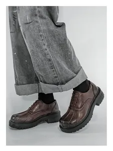 Klassische dunkelbraune Derby-Schuhe aus Leder mit dicker Profilsohle für Herren