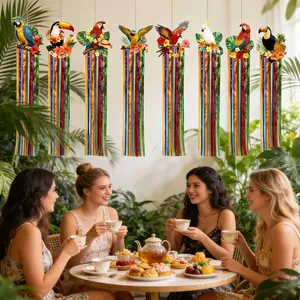 Décorations suspendues d'oiseaux tropicaux avec rubans arc-en-ciel pour fête