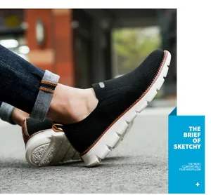 Nahaufnahme von schwarzen Flyknit-Laufschuhen für Herren mit atmungsaktivem Mesh-Design