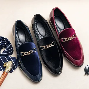 Men's Pointed Toe Loafers PU Velvet Patent Leather Splicing Slip-on Shoes British Retro Business Casual Dress Loafers With Metal Chain Buckle