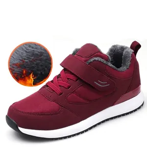 Elderly Walking Shoes Non-Slip Lightweight Warm Fleece Lined Casual Sneakers For Middle-Aged Men Women Outdoor Comfortable Winter Running Shoes