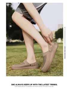 Sandales pour hommes en maille respirante kaki dans un cadre de vie en plein air