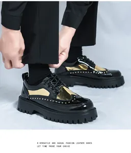 Detailansicht der Brogue-Schuhe für Herren mit schwarzem und goldenem Lackleder