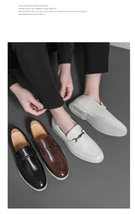 Collection de mocassins en cuir pour hommes avec mors décoratif en noir marron et blanc