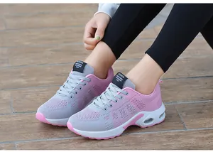 Scarpe da corsa traspiranti in fly-knit rosa e grigio con suola ammortizzata alla moda
