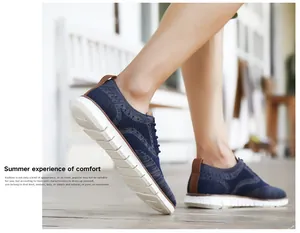 Vue détaillée des chaussures décontractées Brogue pour hommes en tricot bleu marine