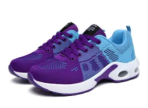 Vista dettagliata delle sneakers flyknit traspiranti da donna con cuscinetto d'aria viola