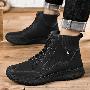 Trend Korean style high-top men's casual boots in black with rugged outsole