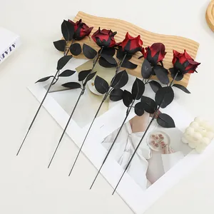 Roses artificielles rouge foncé pour déco de fête d'Halloween, tige noire soie.