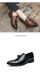 Detalle de mocasines de cuero con borlas y elegantes grabados brogue para hombre