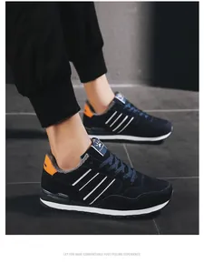 Zapatillas deportivas azul marino para hombre con forro polar y rayas blancas