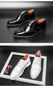 Detailansicht der Brogue-Herrenschuhe in Schwarz und Weiß für Business und Freizeit