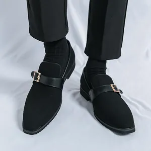 Scarpe monk strap da uomo nere classiche in camoscio con elegante fibbia dorata