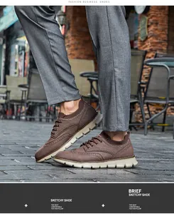 Detailansicht der braunen Outdoor-Freizeitschuhe für Herren mit dicker Sohle und Brogue-Muster