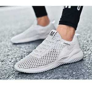 Ademende witte mesh hardloopschoenen voor heren met een hol ontwerp voor de zomer