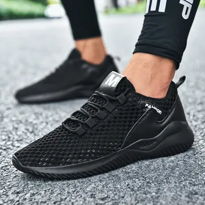 Ademende zwarte mesh hardloopschoenen voor heren ideaal voor zomeractiviteiten