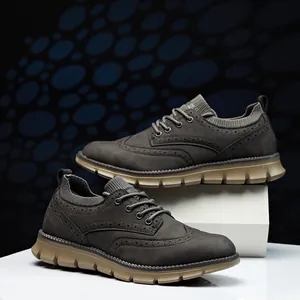 Herren Outdoor Freizeitschuhe mit dicker Sohle und Brogue-Details in Dunkelgrau
