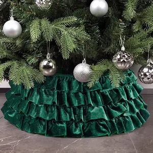 Jupe de sapin de Noël en velours vert à volants pour une décoration de fête élégante