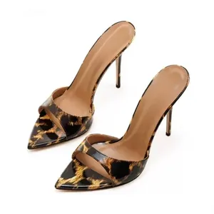 Élégantes sandales à talons aiguilles léopard avec bout pointu pour femmes
