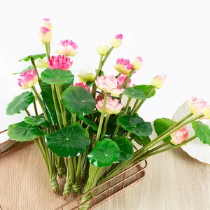Bouquet di Fiori di Loto in Seta Artificiale Pianta Simulata per Decorazioni Domestiche
